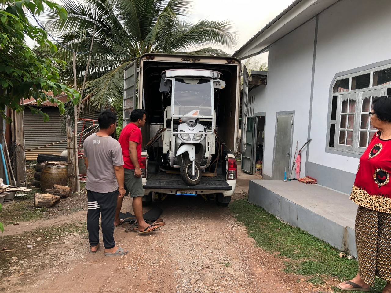 รถขนของส่งทั่วประเทศ - กิตติยา 1990 ทรานสปอร์ต 40