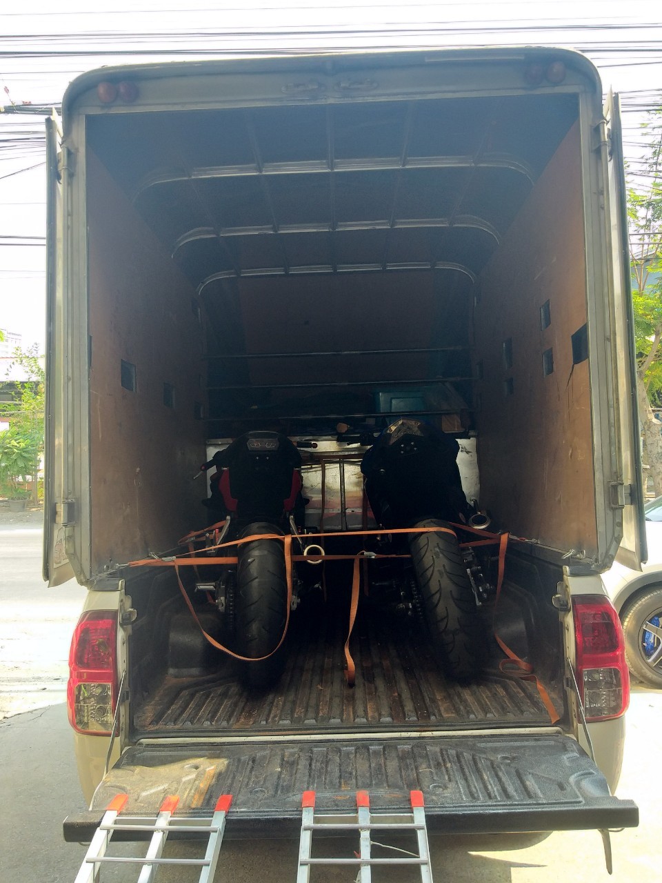 รถขนของส่งทั่วประเทศ - กิตติยา 1990 ทรานสปอร์ต 93